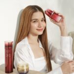 Violette Wautier Instagram - My ultimate 3-step skincare routine from @shiseido for a Healthier Younger Looking Skin❤️

กิจวัตรการดูแลผิวของวี เพื่อผลลัพธ์ผิวอ่อนเยาว์อย่างมีประสิทธิภาพ กับ 3 ขั้นตอนการดูแลผิว ASR 
✨Activate กระตุ้นพลังการฟื้นบำรุงตัวเองของผิว ด้วย Eudermine Essence 
✨Strengthen ดูแลปราการผิวให้ดูแข็งแรง ด้วยเซรั่ม Ultimune 
✨Regenerate ฟื้นบำรุงผิวเพื่อผิวแลดูอ่อนเยาว์ ด้วยมอยส์เจอไรเซอร์ VITAL PERFECTION Uplifting and Firming Advanced Cream สูตรใหม่ เพื่อผลลัพธ์ผิวดูกระชับได้รูปสวย ให้ผิววีแลดูกระจ่างใส เปล่งปลั่งในทุกๆวัน

#EUDERMINE #ULTIMUNE #VITALPERFECTION #ShiseidoThailand