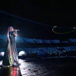 Jolin Tsai Instagram – 雨中即時生效的浪漫約會
#溫州四月雨
#uglybeauty2024finale溫州站 
#人間美人魚