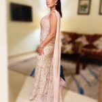 Hend Sabry Instagram – فرحتي كانت فرحتين في افتتاح #مهرجان_اسوان_الدولي_لافلام_المرأة و#تونس و المرأة التونسية تُكرّم في احدى أقرب المدن إلى قلبي .. أسوان الرائعة.. شكرا للقائمين على المهرجان و لأصحاب و صاحبات المعالي الّذين كرّموا السينما و المرأة التونسية من خلال تكريمي 🙏
Styled by @saeedramzi 
In @ramikadi 
Jewelry @glamour.jewellery 
MUA @sohakhoury 
Hair @alamodesalons
@aiwffestival