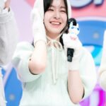 Park Ji-hu Instagram – 진짜징짜징챠 마지막 🐰 일요일엔 언제나 인기가요 정말로 안녕 💓
