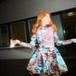 Palina Rojinski Instagram - !Achtung! Enthüllung: 
Ich muss euch sagen, ich liebe diese Show! Leider ist @masked.singer.germany schon HALB rum, aber es macht GANZ viel Spaß! Die Spannung steigt und am Samstag geht das Rätseln um 20:15 auf @prosieben weiter. Was glaubt ihr, wer unter den Kostümen steckt? 

Danke für die Fotos @immofuchs & den fancy Loooook @rominamann @alinaabegg @ziyadkb @aquazzura & se Glaaaam @teenatuning 💜🩷🩵