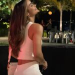 Clarissa Molina Instagram - Uno de los regalos de Dios que más aprecio. 🌕 

También amo los atardeceres, el mar, bueno, la naturaleza en general. Cuál es ese regalo para ti?
