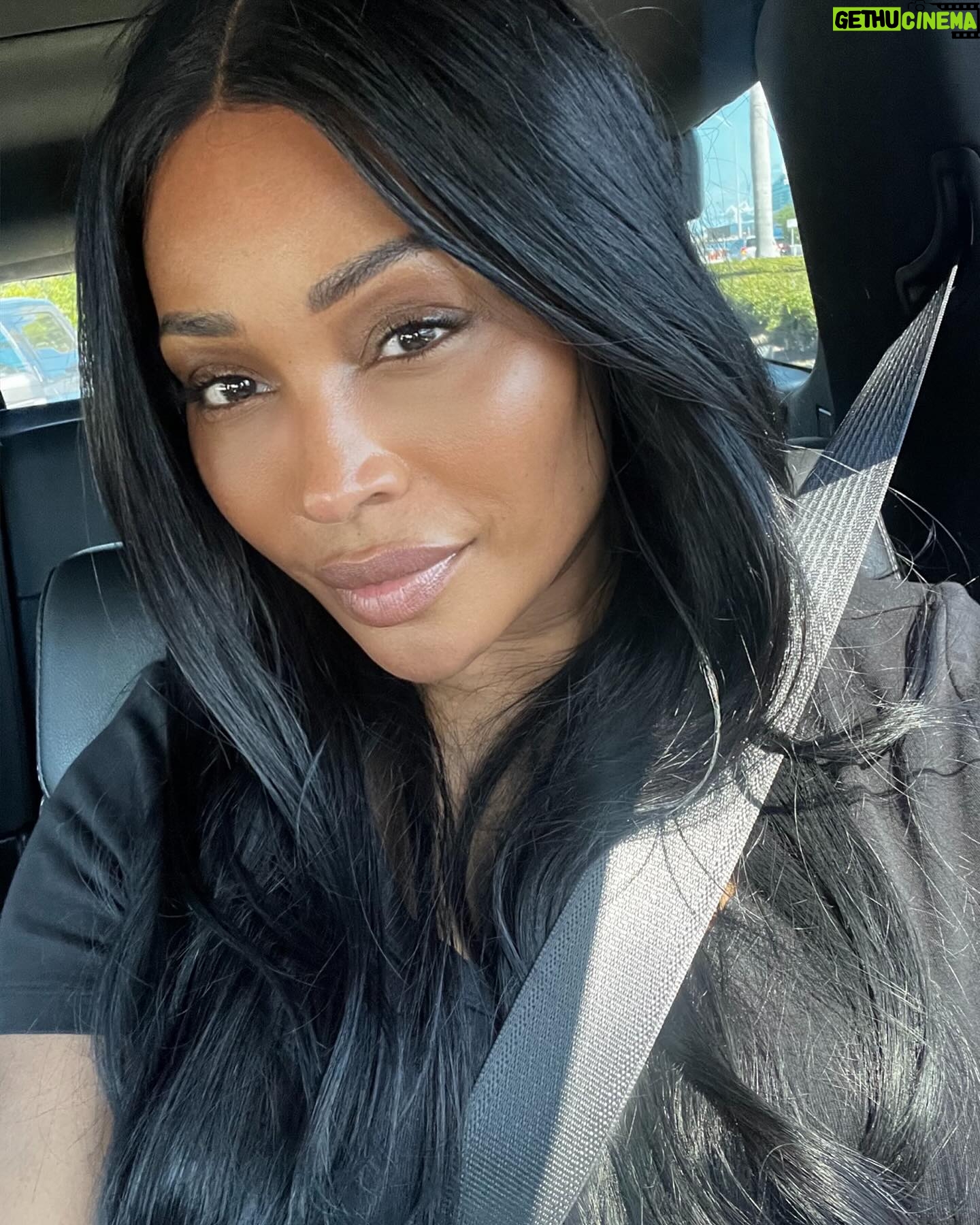 Cynthia Bailey Instagram - “& it’s a wrap!🎬
can’t wait to share this new movie with all of you.
back in HOTlanta for a HOT minute. enjoying some quiet & peaceful ME time in my happy place at Lake Bailey.
there is truly no place like home.”🎣
#lakebailey
#cynthiabailey
#positiveenergy
#staythecourse
#godswill
#love