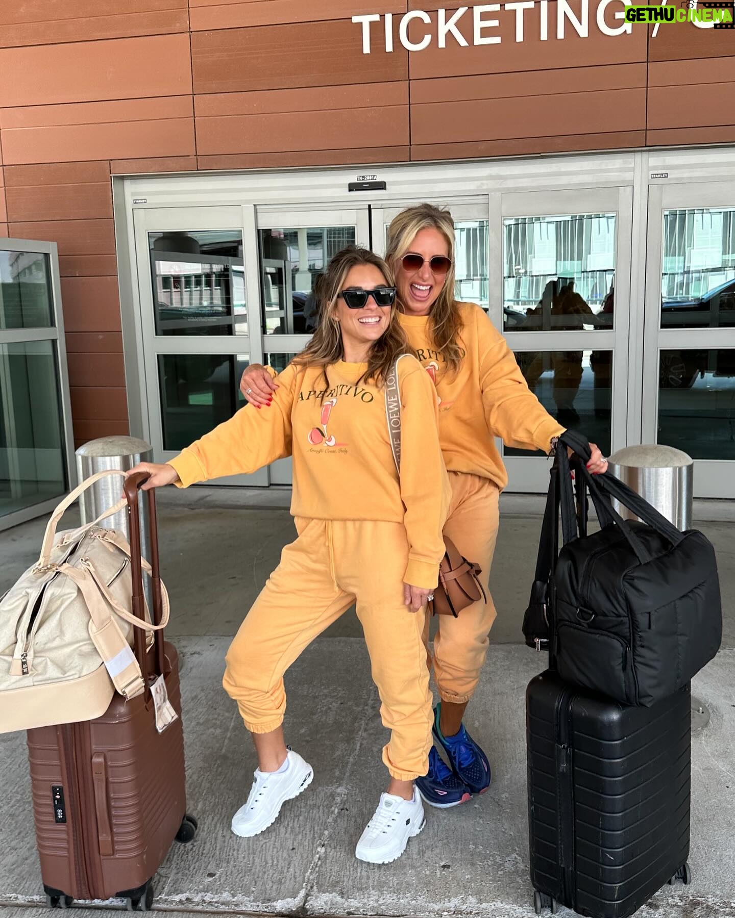 Jessie James Decker Instagram - Happy birthday to my beautiful mommy @mamakarenparker 🎉 As I started going through all the photos I decided I wanted to use all the pictures from our last trip together to Italy. A trip I will never forget! A trip we will talk about 20 years from now. It was so special just having that alone time together and laughing and cooking and sharing fabulous wine, shopping, being silly and so much more on that special adventure. Mama I love you so much, I’ve looked up to you since I was a little girl and I still do to this day. Beautiful inside and out, you light up every room ( and Italian street 🤣) you walk into. Happy happy birthday I am so glad you’re my mama ❤️❤️❤️❤️🎉🎉🎉🎉