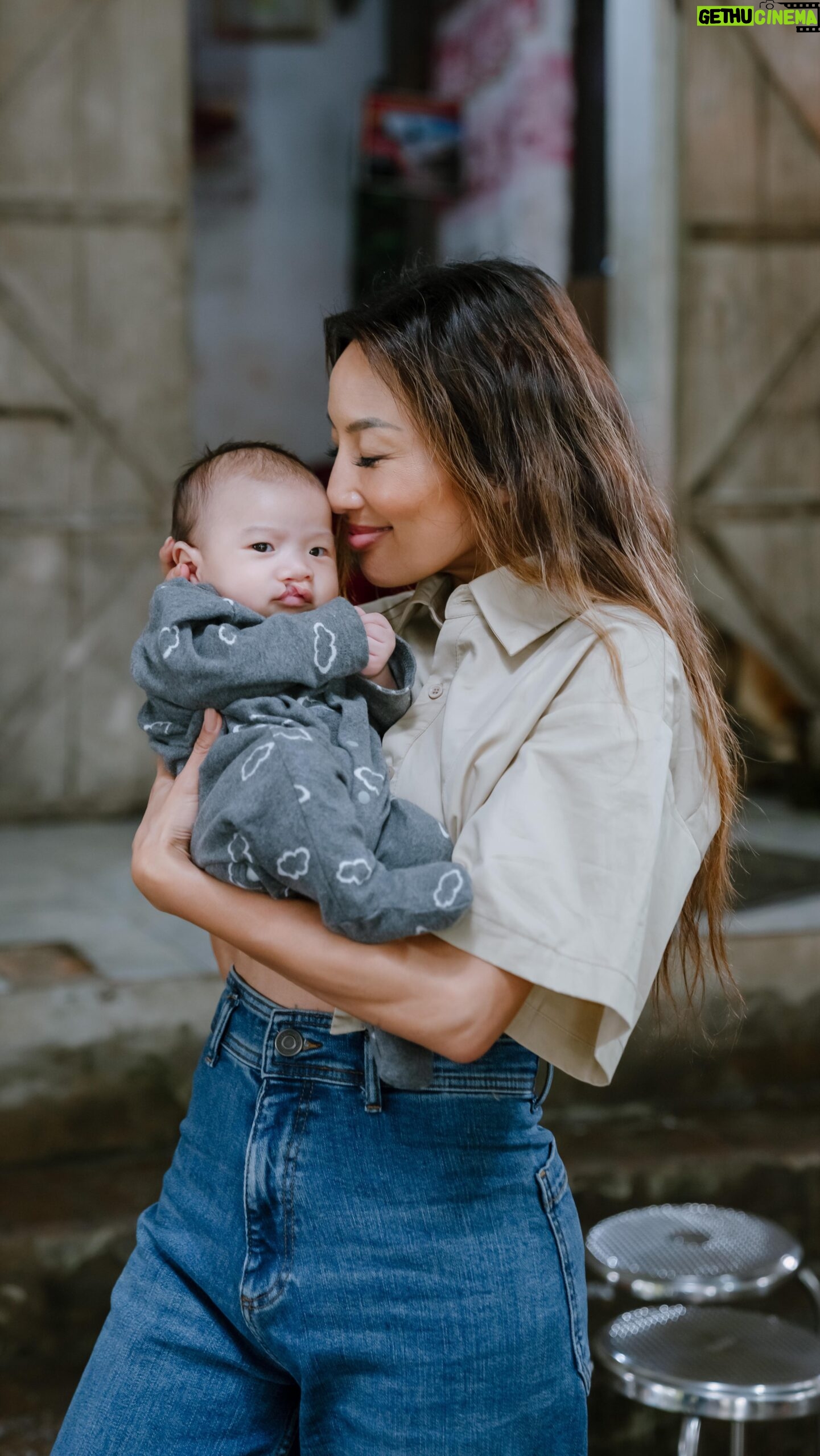 Jeannie Mai Instagram - It fills my heart to finally share our unforgettable journey to my country of #Vietnam with @smiletrain, celebrating their milestone of 25 profound years in cleft care. Being the world’s largest cleft charity, it was incredible to witness their transformative work first-hand. I am forever changed by my intimate encounters—from visiting patient homes to meeting the brave Vietnamese mothers who shared their challenges with raising children born with clefts. For Monaco, visiting Vietnam was not only about exploring one part of her ancestry, but also about understanding the importance of servitude as a core part of her cultural identity.
I wanted to share this journey because cleft conditions deeply impacted my own family when I was growing up. Back then, I was left trying to figure things myself, without things like the internet or bilingual doctors to help my family understand its conditions. So I’m thankful to be able to have this opportunity to connect and highlight the work that #smiletrain has done for years for children around the world. Please do ask below me ANY questions below about anything cleft so we can further educate one another, and learn how to support parents and children worldwide as the global family we are ❤️
