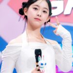 Park Ji-hu Instagram – 진짜징짜징챠 마지막 🐰 일요일엔 언제나 인기가요 정말로 안녕 💓