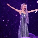 Jolin Tsai Instagram – 雨中即時生效的浪漫約會
#溫州四月雨
#uglybeauty2024finale溫州站 
#人間美人魚