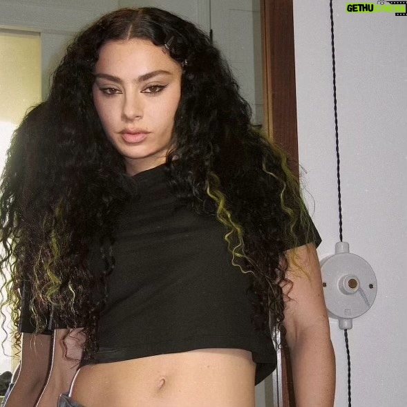 Charli XCX Instagram - I’M YOUR FAVORITE REFERENCE