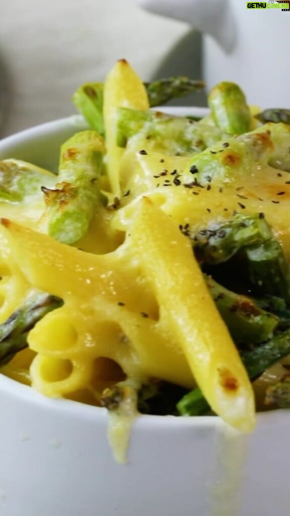 Martha Stewart Instagram - This easy asparagus pasta recipe is just right for a spring dinner; consider it a delicious seasonal take on mac and cheese. It’s ready in just 35 minutes, so you can enjoy it on a weeknight. Plus, it has all the cozy feels of a baked pasta, but it’s a clever shortcut dish that just needs a quick turn under the broiler to melt the cheeses and get that essential crispy topping. Get the recipe at the link in our bio.