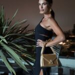 Elisabetta Canalis Instagram - ⚜️
@atelierdusacofficial #atelierdusac #springsummer24 #partycollection #bagcollection #veganleather #adv
