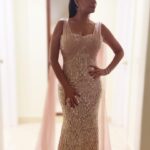 Hend Sabry Instagram – فرحتي كانت فرحتين في افتتاح #مهرجان_اسوان_الدولي_لافلام_المرأة و#تونس و المرأة التونسية تُكرّم في احدى أقرب المدن إلى قلبي .. أسوان الرائعة.. شكرا للقائمين على المهرجان و لأصحاب و صاحبات المعالي الّذين كرّموا السينما و المرأة التونسية من خلال تكريمي 🙏
Styled by @saeedramzi 
In @ramikadi 
Jewelry @glamour.jewellery 
MUA @sohakhoury 
Hair @alamodesalons
@aiwffestival