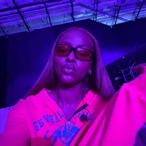 Justine Skye Instagram - going through the motions of i guess being blonde now?