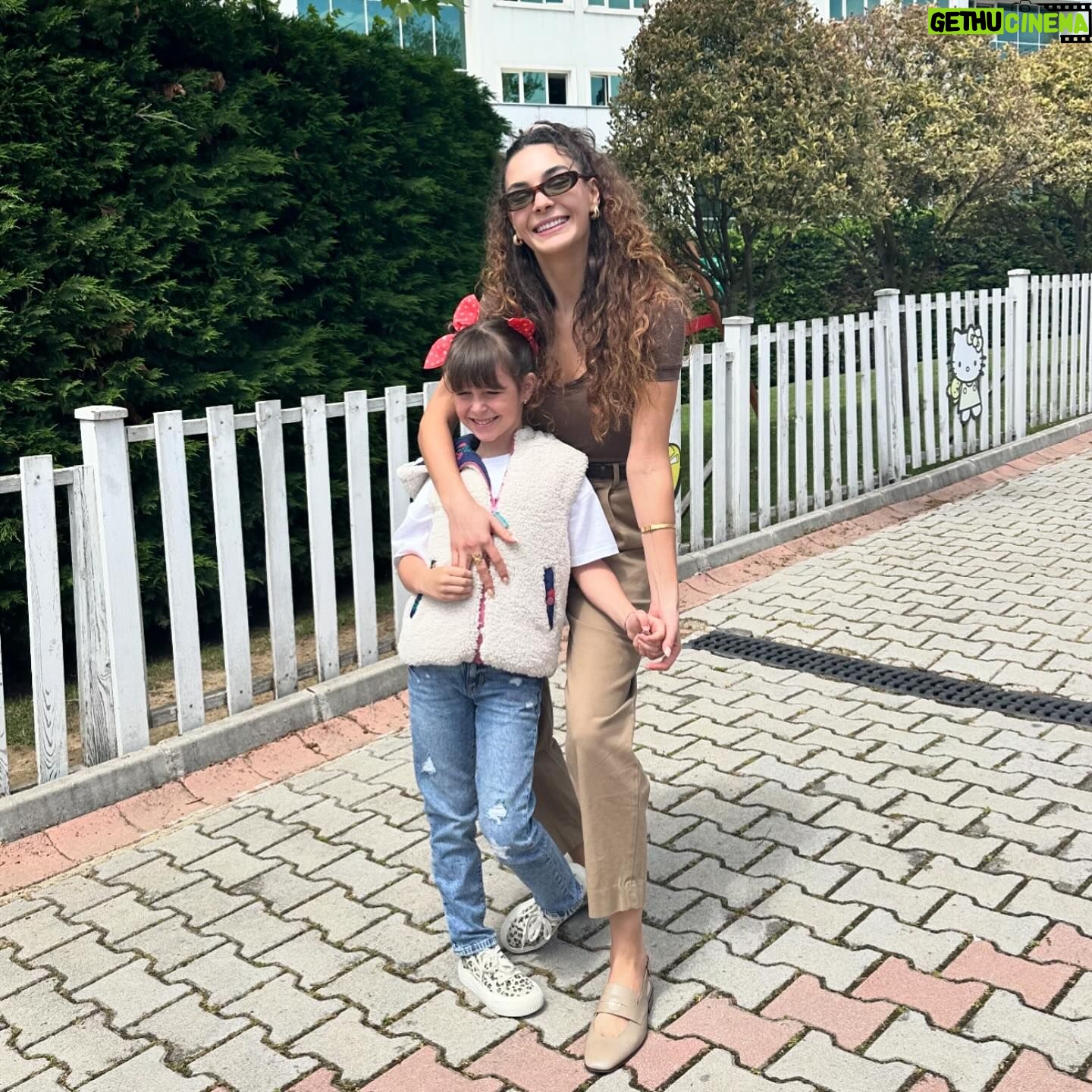 Ebru Şahin Instagram - #23nisan gösterilerimiz de tamam 🤓🍭