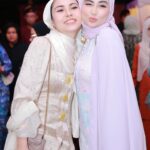 Wawa Zainal Instagram - Jarang jarang pakai pink sebab since remaja tak confident pakai color ni tapi surprisingly ramai kata cantek😜hahaha tq everyone for coming #rumahterbukawawa 

Ramai yang dok puji makanan sedap2 so wawa share terus ek catering by @hidangkl 😋