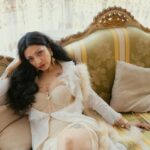 Mon Laferte Instagram – 🖤 Huele a peligro