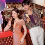 Chanikarn Tangkabodee Instagram - Can’t get over from MAGNUM ALL DAY ALL NIGHT PARADISE PARTY🧡💜

✨เปิดตัวไอศกรีมรสชาติใหม่ ฟิน! ต้อนรับซัมเมอร์กับ Mango Yoghurt Parfait ควบคู่ความอร่อยที่ช่วยเติมเต็มทั้งวันให้พิเศษมากขึ้นกับ Chocolate Luxe that really made my day. Let’s try!

ไปฟินกันได้แล้ววันนี้ ที่ห้างสรรพสินค้าชั้นนำทั่วประเทศค่า
#ฟินให้สุดทุกช่วงเวลากับแม็กนั่ม #MagnumThailand #PleasureIsAlwaysOn