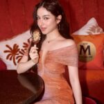 Chanikarn Tangkabodee Instagram - Can’t get over from MAGNUM ALL DAY ALL NIGHT PARADISE PARTY🧡💜

✨เปิดตัวไอศกรีมรสชาติใหม่ ฟิน! ต้อนรับซัมเมอร์กับ Mango Yoghurt Parfait ควบคู่ความอร่อยที่ช่วยเติมเต็มทั้งวันให้พิเศษมากขึ้นกับ Chocolate Luxe that really made my day. Let’s try!

ไปฟินกันได้แล้ววันนี้ ที่ห้างสรรพสินค้าชั้นนำทั่วประเทศค่า
#ฟินให้สุดทุกช่วงเวลากับแม็กนั่ม #MagnumThailand #PleasureIsAlwaysOn