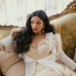 Mon Laferte Instagram – 🖤 Huele a peligro