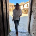 Ludwika Paleta Instagram – Qué fin de semana tan delicioso. Pueblear, comer rico, beber vino, reír, disfrutar la naturaleza, ….. #favoritethings #sinfiltro 🍃🇪🇸