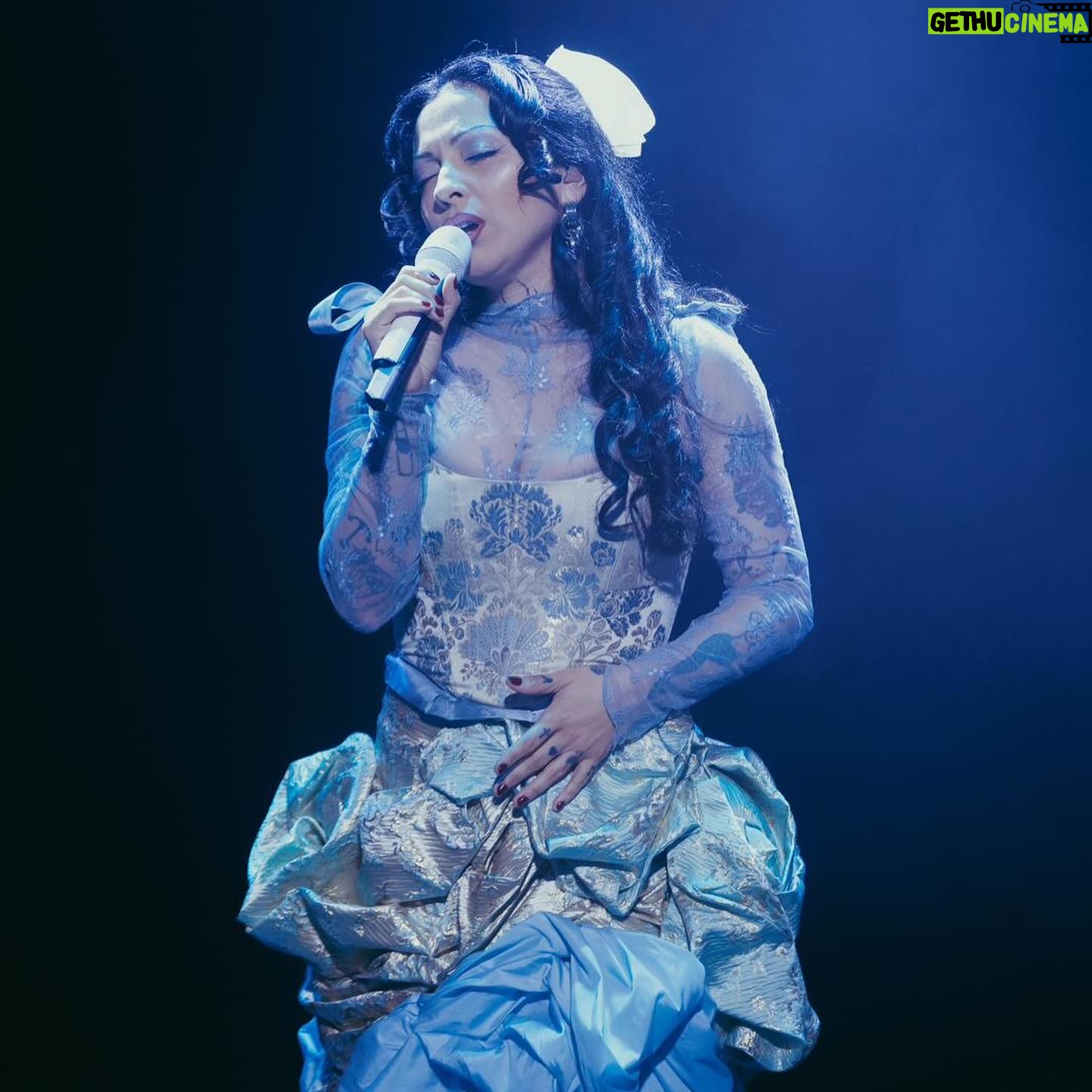 Mon Laferte Instagram - Ya estamos en NY! nos vemos mañana en el Madison 🥰
Ayer tuvimos un público hermoso en Boston
🥰🥰🥰