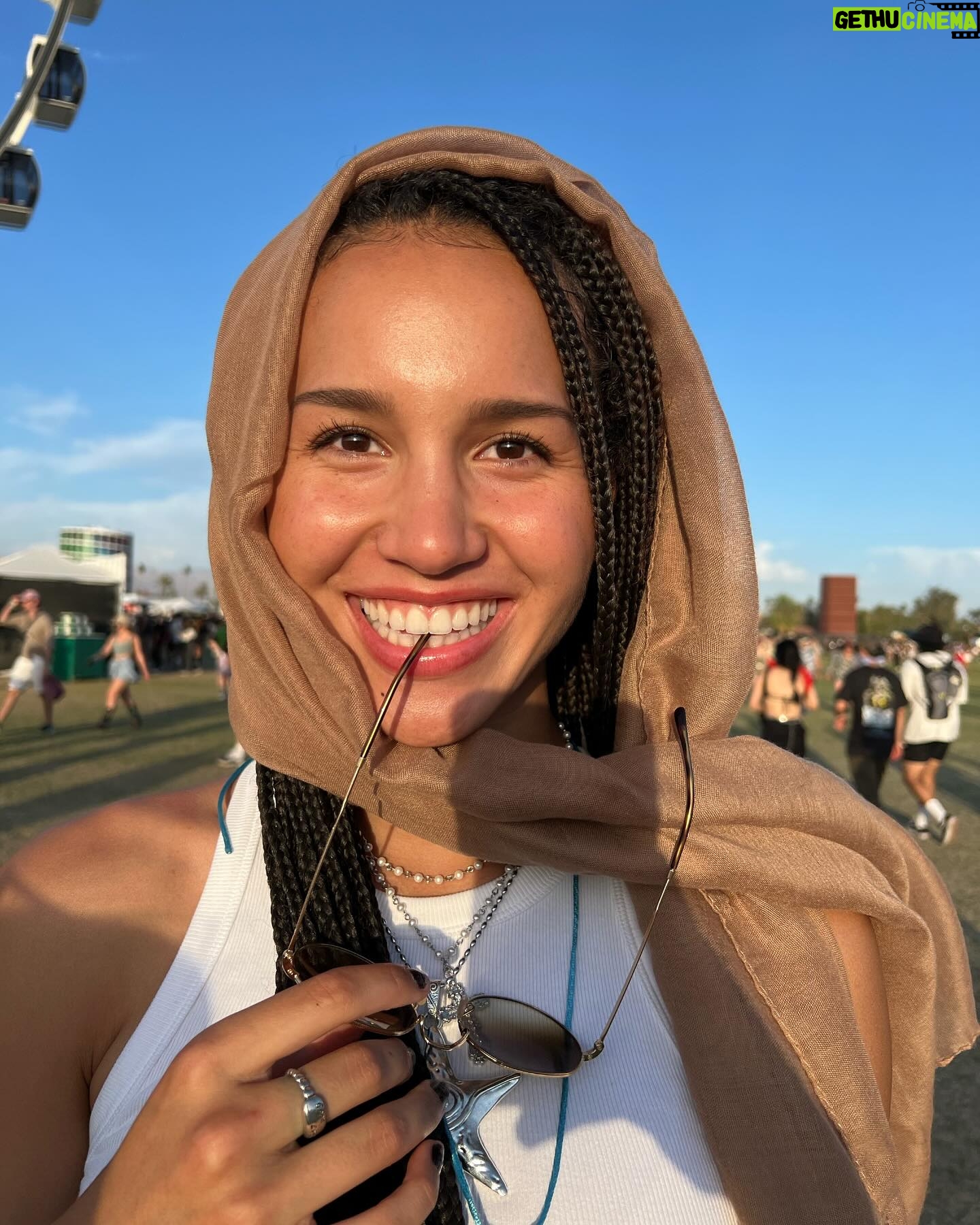 Sofia Wylie Instagram - Sof Bella = Coachella