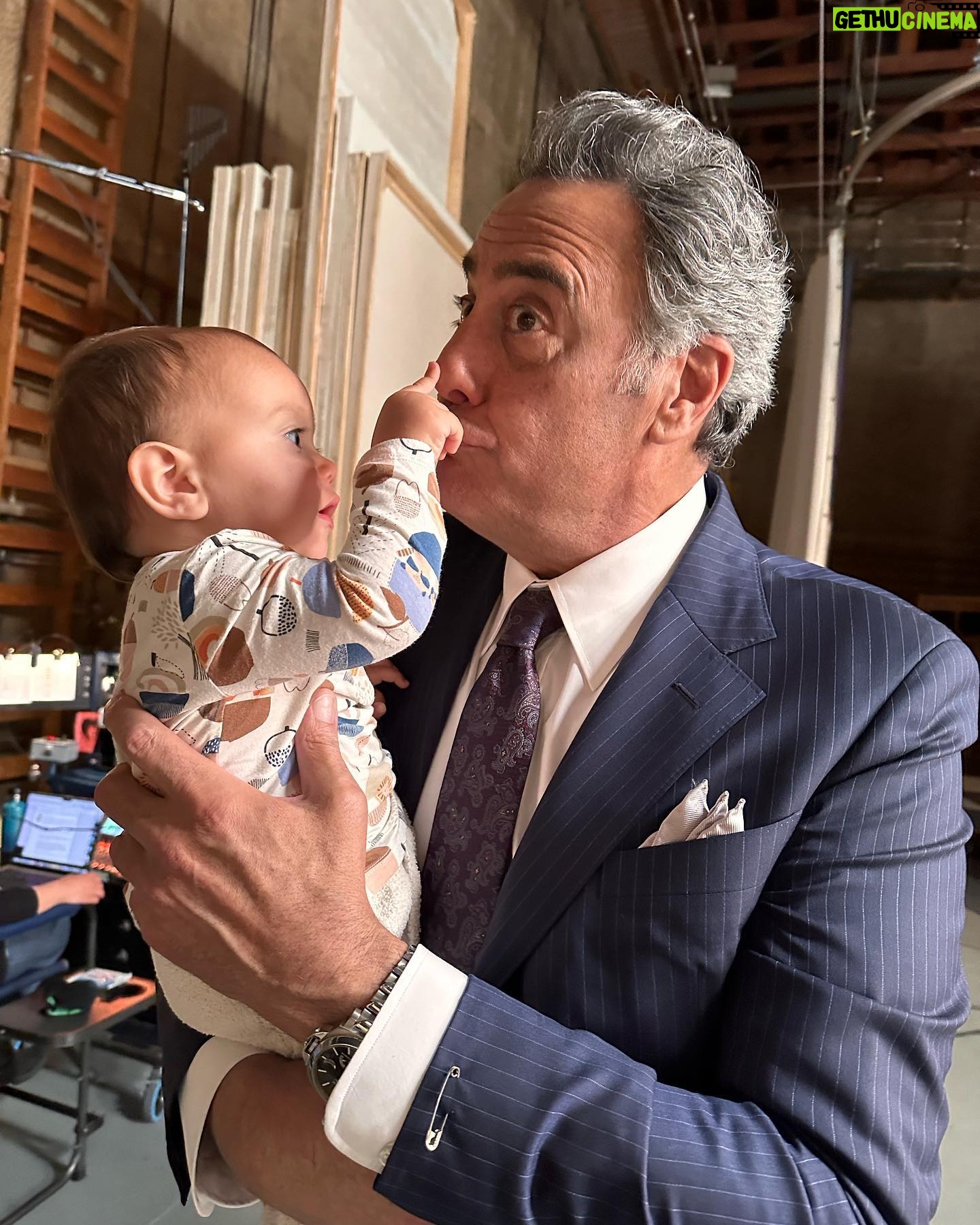 Gina Rodriguez Instagram - This season of @notdeadyetabc has been extra special. With extra special moments, an extra special cast and crew and tonight an extra special HOUR LONG SEASON FINALE. Tune in tonight on @abc YOUR SUPPORT MEANS THE WORLD TO ALL OF US. Charlie π included.