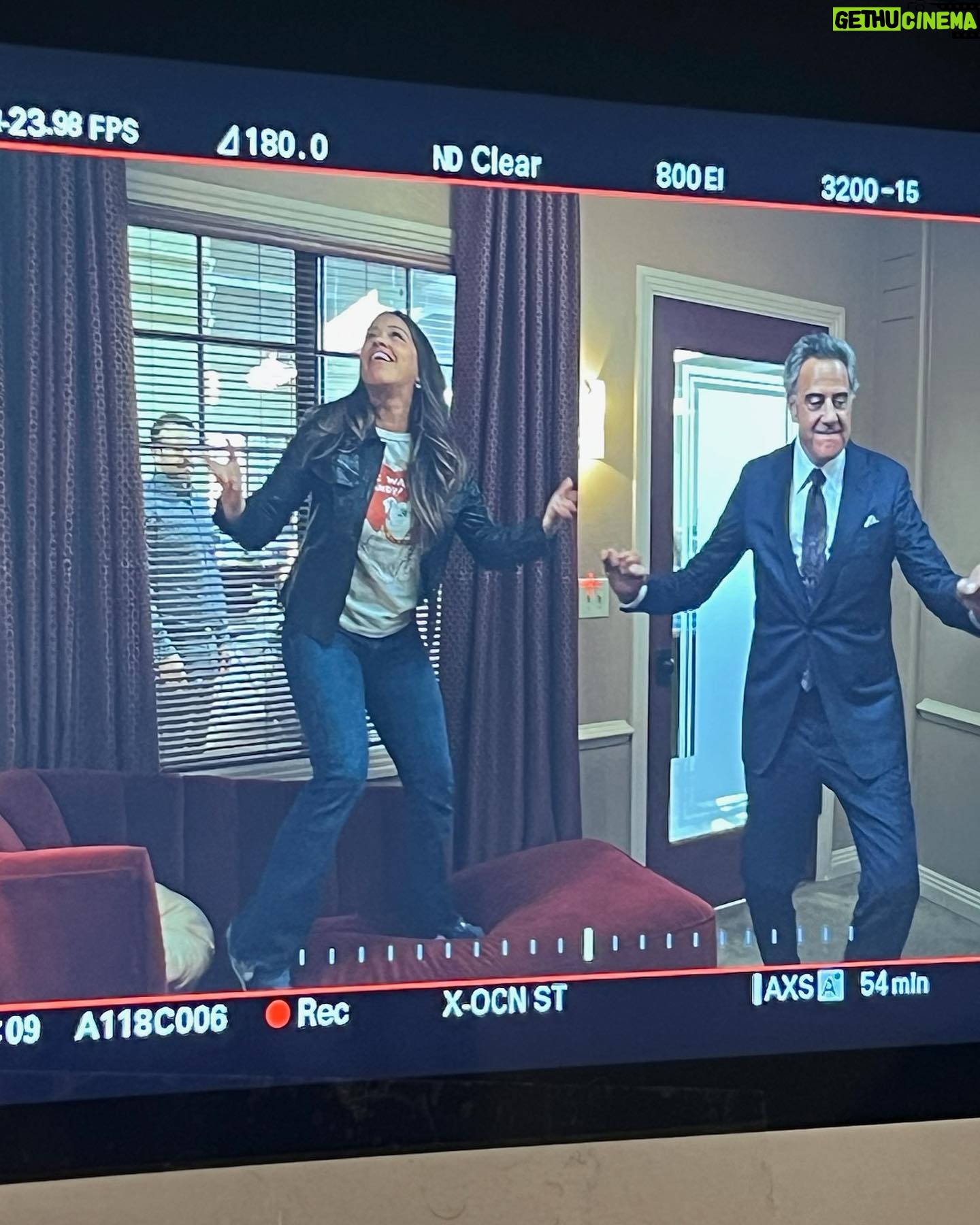 Gina Rodriguez Instagram - This season of @notdeadyetabc has been extra special. With extra special moments, an extra special cast and crew and tonight an extra special HOUR LONG SEASON FINALE. Tune in tonight on @abc YOUR SUPPORT MEANS THE WORLD TO ALL OF US. Charlie π included.