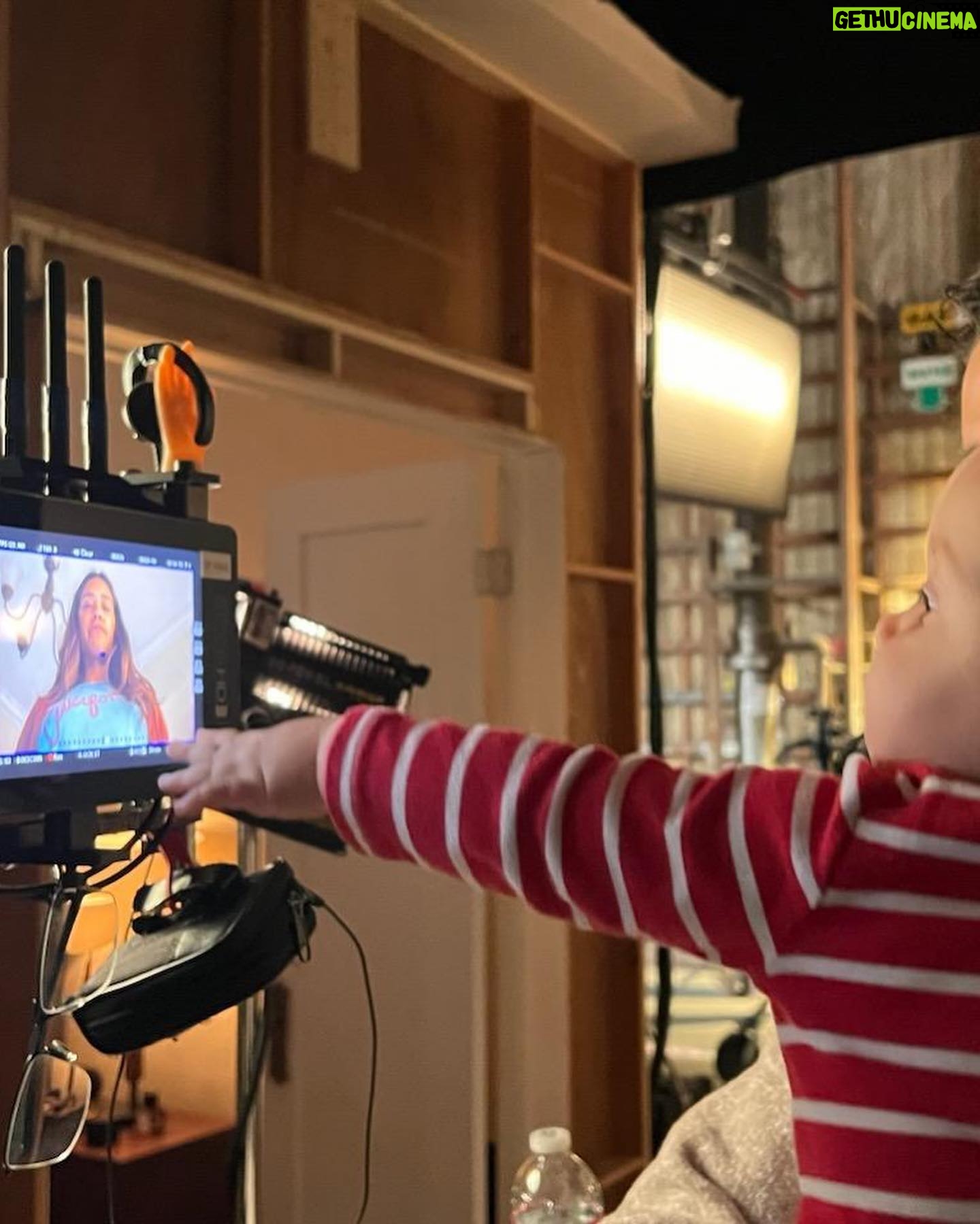 Gina Rodriguez Instagram - This season of @notdeadyetabc has been extra special. With extra special moments, an extra special cast and crew and tonight an extra special HOUR LONG SEASON FINALE. Tune in tonight on @abc YOUR SUPPORT MEANS THE WORLD TO ALL OF US. Charlie π included.