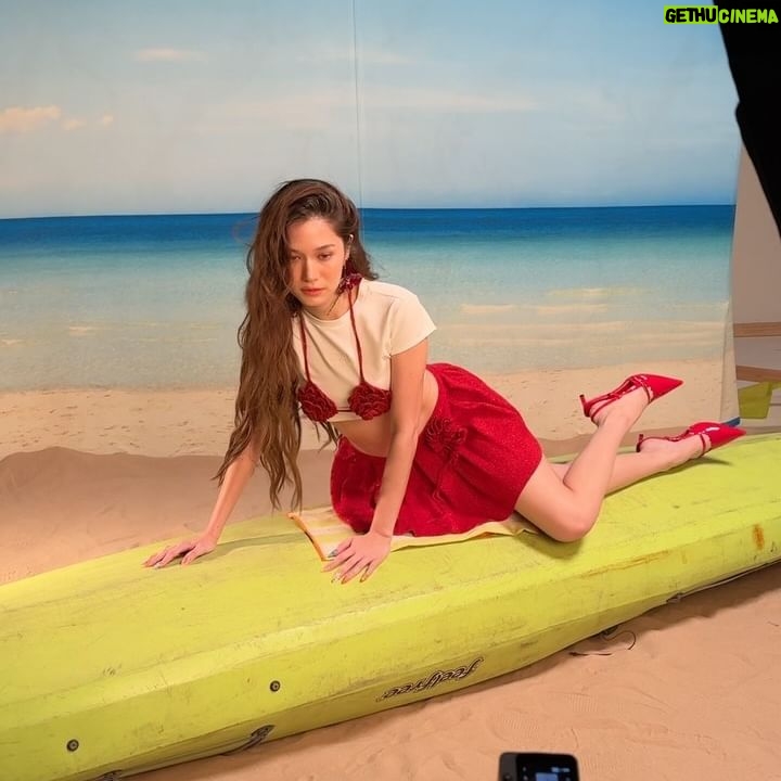 Violette Wautier Instagram - @gentlewomanstore
Step into an enchanting journey with me in “Aegean Whisper”. Experience the activities of Beach Hopper girls in Greece through knitted ensembles, jeans, and lively prints—perfect for every occasion with flair