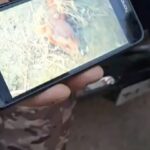 Olga Orlova Instagram - Друзья, я публикую эту информацию из первых уст, второй день на связи с волонтерами из Ставрополя. Ставропольский край,Александровский район,хутор Конный.На территории конезавода ООО Племенной конный завод «Ставропольский»,с февраля 2024 года,пали от голода несколько  десятков голов лошадей, порода «терская». Объективного и человеческого понимания, почему у конного завода отсутствует еда, вода и необходимый уход за лошадьми - нет. Трупы лошадей не убирались, лежали месяцами,где пали. По трупам ходили живые лошади. 
Кошмар продолжался на территории примерно до 10 апреля,пока местные жители х.Конный не обратили внимание на жуткий запах, и начали бить тревогу. Хозяин решил проблему по-своему: завёз резину, начал сжигать ее вместе с трупами лошадей. Всё, что не сгорело, присылали землёй на следующий день.(фото, видео в карусели). С февраля по 25 апреля ТРУПЫ ЛЕЖАЛИ  ПО ТЕРРИТОРИИ. По нашим данным и со слов рабочих, которых удалось разговорить, на территории сейчас остаётся порядка 80 голов лошадей. Большая часть -это полуживые скелеты - повторимся, нет ни воды, ни еды, ни минимального ухода.Хозяин известен (в карусели). Комментировать ситуацию отказывается, угрожает девочкам-волонтерам, запугивает. 
На 1.05.2024 число, на территории  до сих пор лежат  останки, присыпанные  землёй, что нарушает все мыслимые законы и человеческие нормы. 
На территорию хозяин неравнодушных волонтёров не пускает, продолжаются угрозы и запугивания. 
После визита волонтеров на место был вызван ветнадзор, который, как мы можем судить по оценке «всё в порядке!» находится с владельцем в крайне дружеских отношениях, и идёт на должностное преступление, иных объяснений, как подобная картина могла остаться в глазах ветнадзора незамеченной, у нас нет. 
Нужна максимальная огласка! 
Оставшихся лошадей необходимо спасать, пока есть минимальный шанс их спасти! Ни один нормальный человек не может смотреть на эти кадры спокойно! Всё это происходит сейчас, под «покровительством» одного человека. Прошу подключиться к ситуации федерацию конного спорта РФ, прокуратуру РФ, публичных лиц и всех неравнодушных. Это просто чудовищно, и виновные должны быть наказаны по закону. Прямая связь: 7.988.865.35.39 Яна.