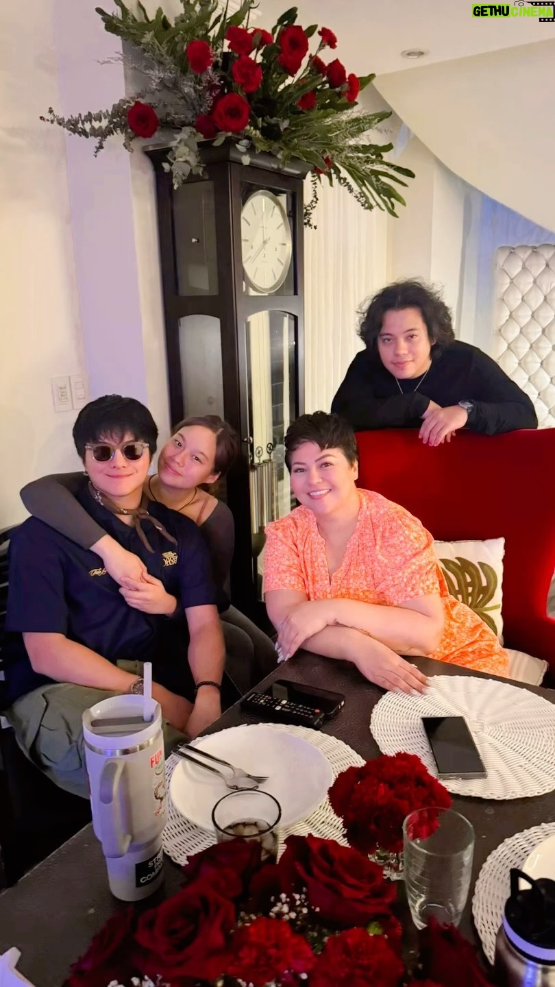 Karla Estrada - 91.6K Likes - Mapayapa at maligayang kaarawan anak.pagmamahal na walang kapantay ang alay ko sayo aking panganay.🥂