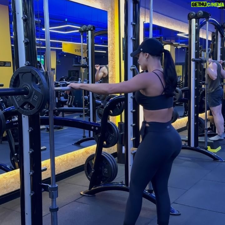 Aline Mineiro Instagram - E ai, não sabe o que escolher na hora de suplementar? 🤔
Eu não abro mão do meu WHEY PROTEIN sabor baunilha da @integralmedica e também do meu consumo diário de CREATINA E GLUTAMINA! 👊🏼 Eles me ajudam muito no meu desempenho diário nos treinos e também no pós para a minha recuperação muscular 🙌🏼
Você pode usar o meu CUPOM- MINEIRO15 e adquirir os seus produtos com desconto! Tá na hora de mudar a sua qualidade de vida e cuidar da sua saúde.
O que mais de deixa na dúvida na hora de escolher os seus suplementos? Deixa aqui nos comentários ⤵️