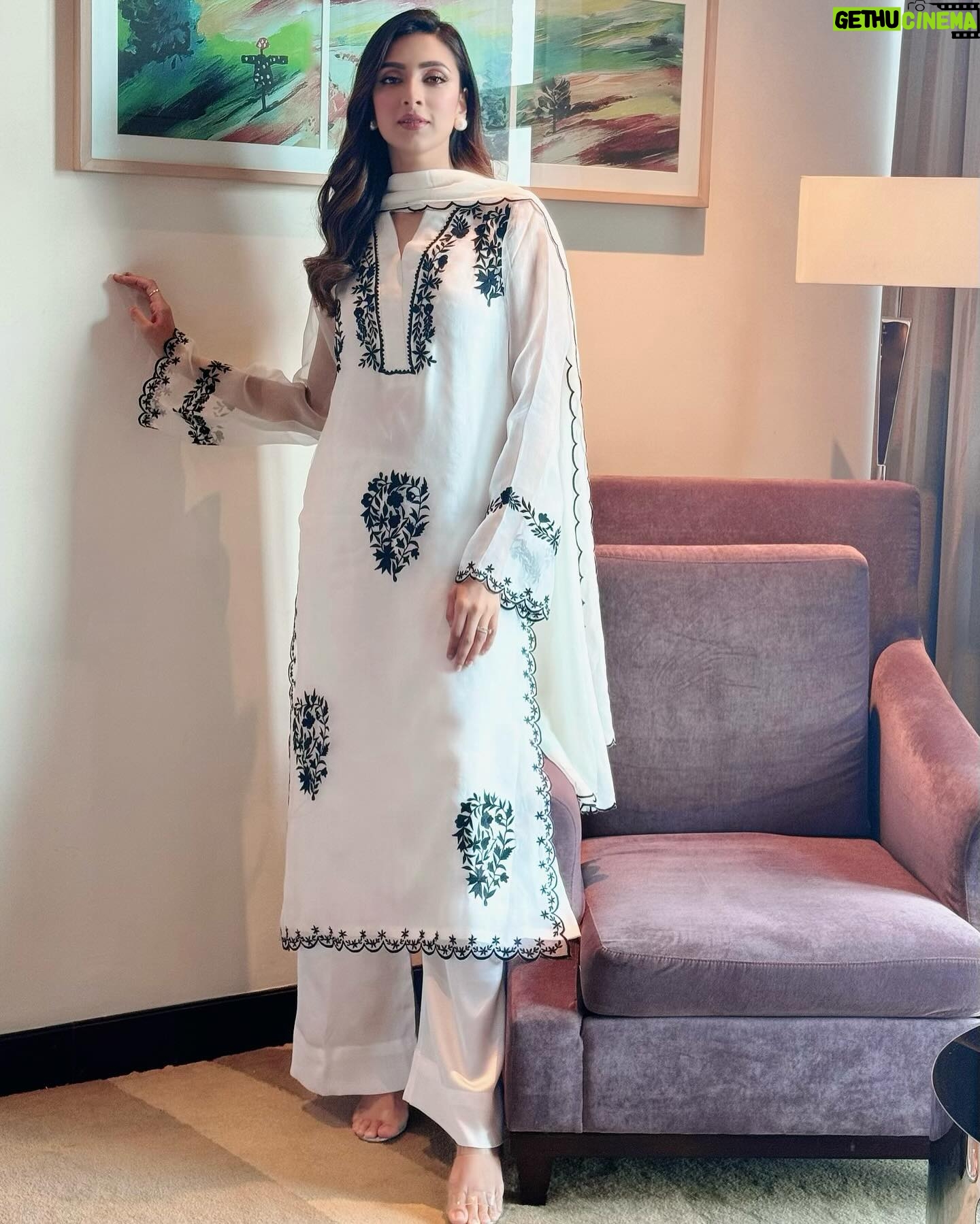 Bidya Sinha Saha Mim Instagram - Make the world a better place with your smile.🖤