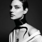 Macarena Achaga Instagram – si hubiera sido actriz en la época del cine en blanco y negro, este sería mi portfolio 🤍🩶🖤 
viendo estas fotos.. a qué actriz de antes creen que podría interpretar? acepto sugerencias 👇🏻😂