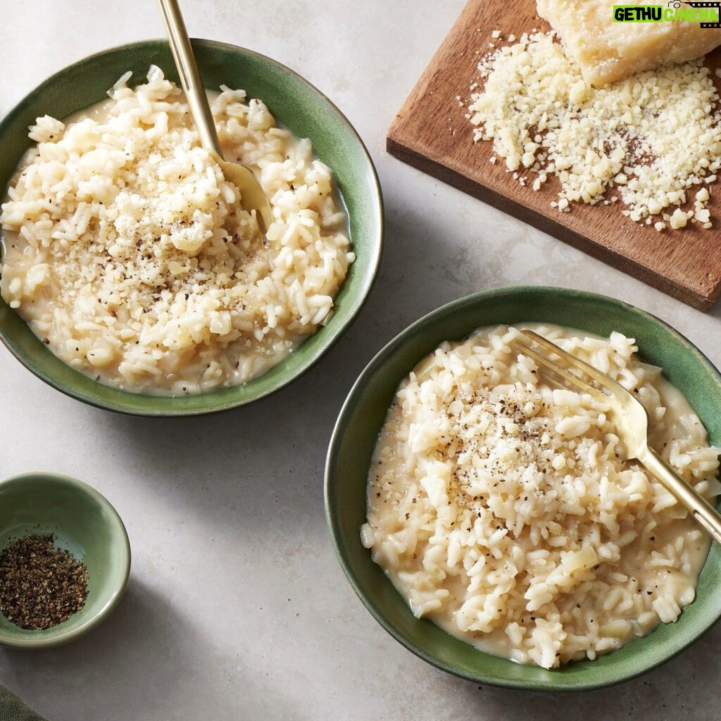 Martha Stewart Instagram - Two words: simple and cheesy. That's what makes this easy risotto recipe the perfect dish. With every creamy, comforting bite, you'll feel like you've been transported to northern Italy. Risotto has a reputation for requiring a lot of time, effort, and elbow grease, but this recipe couldn't be further from the truth. It only takes a few ingredients, and you don't need to be at the stove the whole time–risotto has a knack for doing its own thing in its own time. Get the recipe at the link in our bio. 📷: @rachelfromiowa