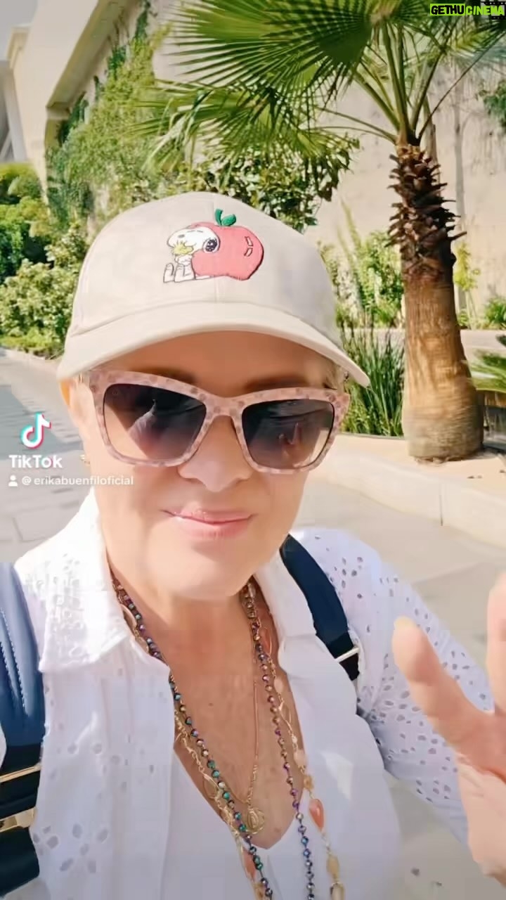 Erika Buenfil Instagram - así un día de llamado.