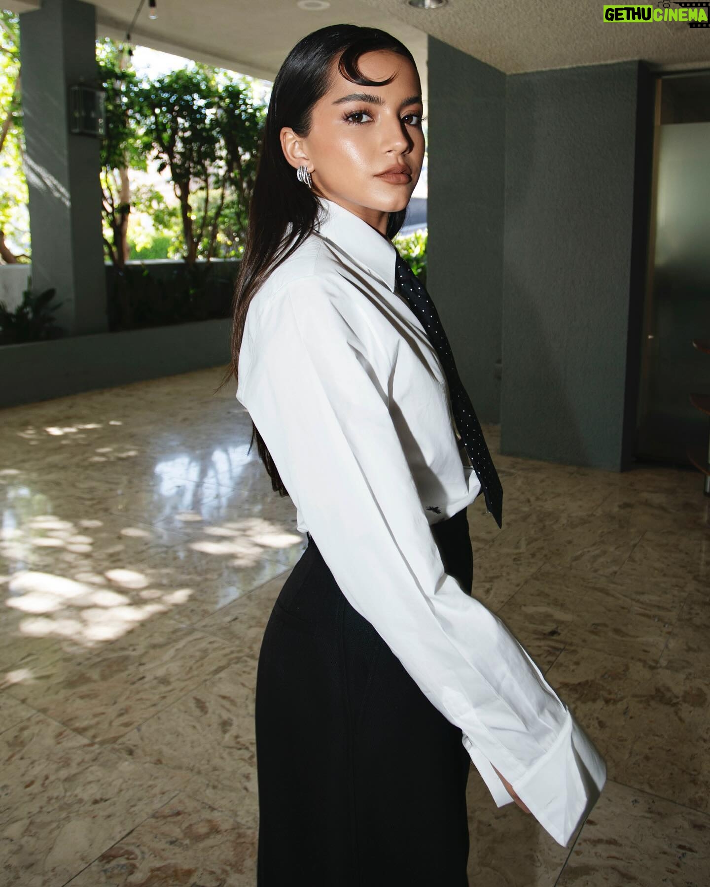 Isabela Merced Instagram - Solos from last night’s premiere of Turtles All the Way Down!! The hype just keeps on expanding, as does my love for this project… thank you @treatmyocd ♥️
Photographer: @_miazaki_
Designer: @dior
Styling: @chloeandchenelle
Styling assistant: @thejustinramirez
Hair: @rickyfraserhair
Makeup: @allanface
Makeup assistant: @matthewrctaylor
Nails: @nails_by_yoko