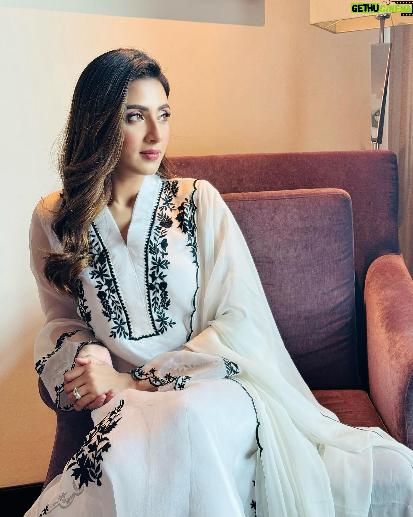 Bidya Sinha Saha Mim Instagram - Make the world a better place with your smile.🖤