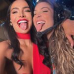 Aline Mineiro Instagram - Sente o clima de mais um domingo aqui no SHOW DE CALOUROS no @pgmsilviosantos 🥹❤️ 

Aaaaaah como eu amo o meu trabalho! Hoje nós arrasamos em turma 😜

Vestido @_anystore 
Make @correiamakeup