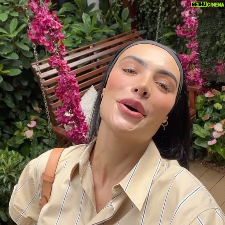 Aline Mineiro Instagram - Depois de muito tempo eu tomei coragem! 😱
Um carrossel diferenciado e cheio de vídeos pra mostrar o início do processo da remoção da pigmentação das minhas sobrancelhas com a @nataliabeauty ☺️
Não é fácil e também um pouquinho doloroso, mas vale a pena 🙌🏼
E você, também tem vontade de desfazer esse processo? Se SIM, Espero servir de inspiração ♥️