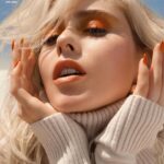 Loreto Peralta Instagram - Beauty Blast! 🧡 @lbeautemx and @lancomeofficial 
Fotografía @maxabadian 
Editora en jefe @steph_aro 
Arte @alexislornelas 
Estilismo @orettac 
Maquillaje @francescatolot 
Pelo @louisemoonhair 
#lbeautemx#lancome#idoletint #idôle