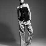 Macarena Achaga Instagram – si hubiera sido actriz en la época del cine en blanco y negro, este sería mi portfolio 🤍🩶🖤 
viendo estas fotos.. a qué actriz de antes creen que podría interpretar? acepto sugerencias 👇🏻😂