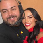 Aline Mineiro Instagram - Sente o clima de mais um domingo aqui no SHOW DE CALOUROS no @pgmsilviosantos 🥹❤️ 

Aaaaaah como eu amo o meu trabalho! Hoje nós arrasamos em turma 😜

Vestido @_anystore 
Make @correiamakeup