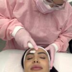 Aline Mineiro Instagram - Depois de muito tempo eu tomei coragem! 😱

Um carrossel diferenciado e cheio de vídeos pra mostrar o início do processo da remoção da pigmentação das minhas sobrancelhas com a @nataliabeauty ☺️

Não é fácil e também um pouquinho doloroso, mas vale a pena 🙌🏼
E você, também tem vontade de desfazer esse processo? Se SIM, Espero servir de inspiração ♥️