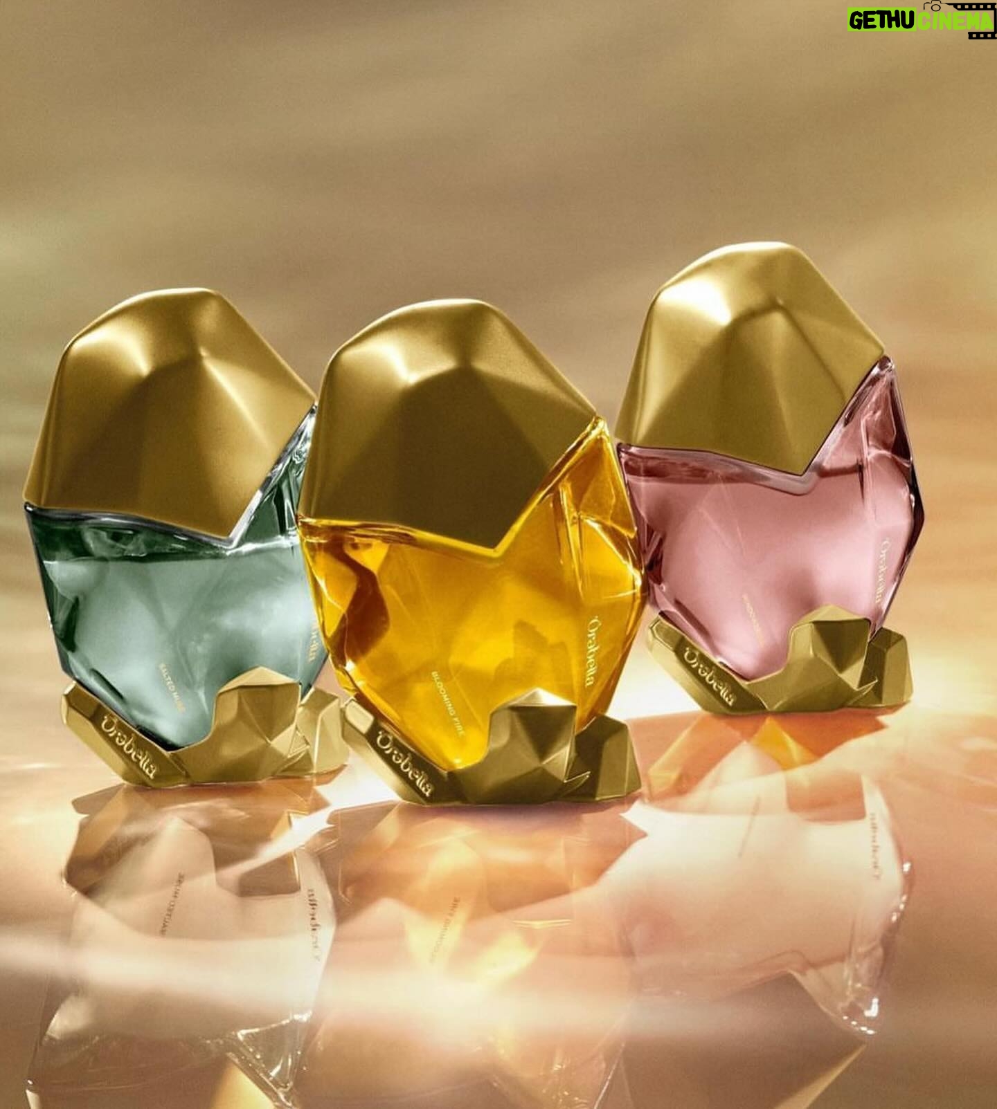 Yolanda Hadid Instagram - 🦋Congratulation my baby girl, this is such an exciting and long awaited day. The magic and fragrance from the farm into a bottle for the world to enjoy…. The first intentional skin parfum.
Hydrating - Alcohol & chemical free- Elevated with Essential Oils
Shake to activate the transformative bi-phase formula.
Launching 5/02 with three aura-enhancing scents ✨✨✨