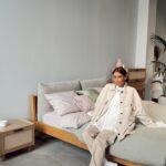 Ayza Anokhina Instagram – Я безумно счастлива, что теперь талантливые производители мебели из России, наконец-то, замечены 😍 @partisan.ru яркий тому пример! Стиль и качество на высоте ❤️