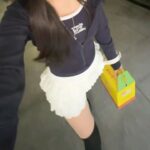 Hyomin Instagram - 맛있는 거 먹으러 갈 때 하의에 신경 많이 쓰는 편🤰🏻¨̮