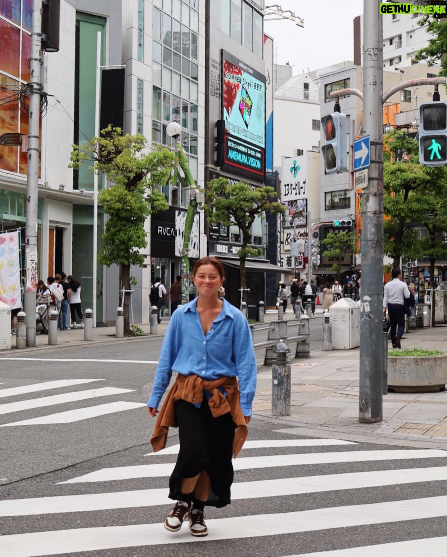 Andi Eigenmann Instagram - More Osaka snaps for the memzz. Super fresh sushi and fruit (and yakiniku!) are more than enough for the littles to love Japan so far!🌺