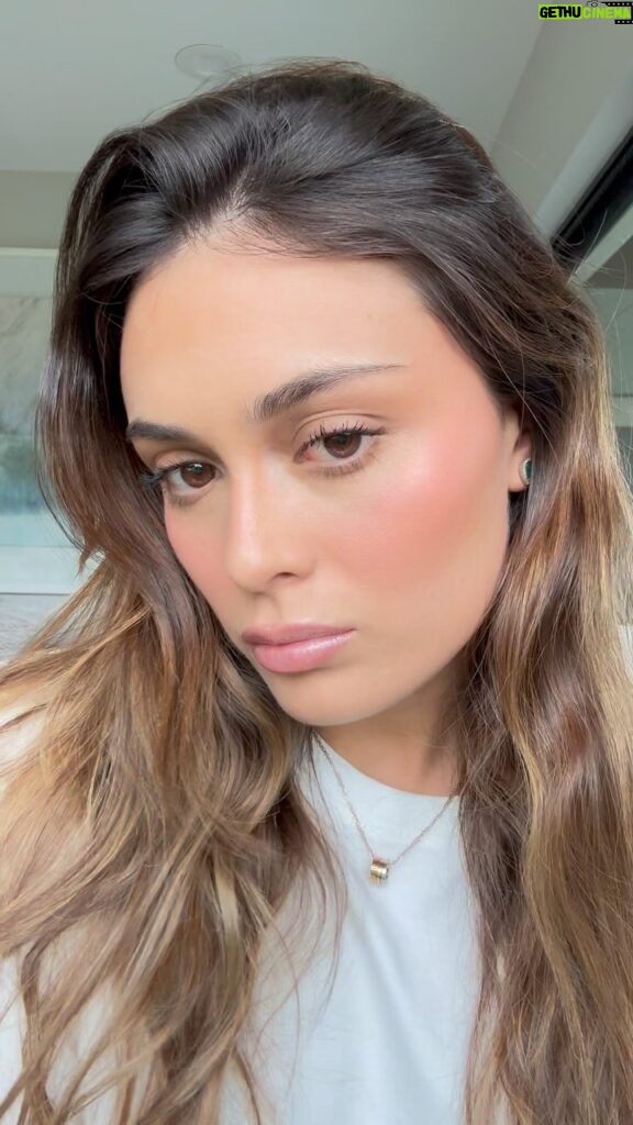 Daniela Calle Instagram - Everyday Makeup routine actualizada✨
