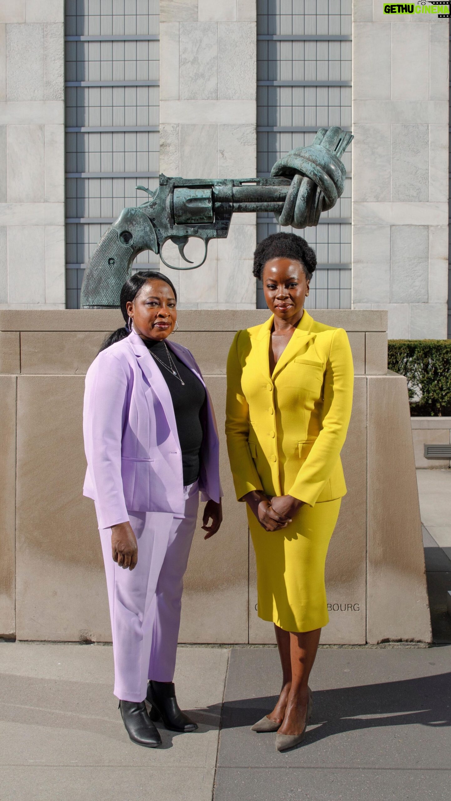 Danai Gurira Instagram - Conflict Related Sexual Violence must end. In times of conflict, rates of sexual violence increase exponentially; far too often, it is used as a weapon of war. Leaders must be held accountable to end a culture of impunity that perpetuates these atrocities. That’s why we need collective, decisive, and inclusive action on a global scale to demand a world that is safe and just for women and children.
I’ve partnered with @glblctzn to create an “Action Sprint” on their #GlobalCitizen app which will allow everyone to actively contribute to ending this issue. Download the app now to learn more and meet amazing activists who have long fought this issue, like #NiematAhmadi, the founder of @darfurwomenaction. It’s time to take action and stand up against #ConflictRelatedSexualViolence
https://glblctzn.co/w1sRldPseJb
#LoveOurGirls #KeepEyesOnSudan
